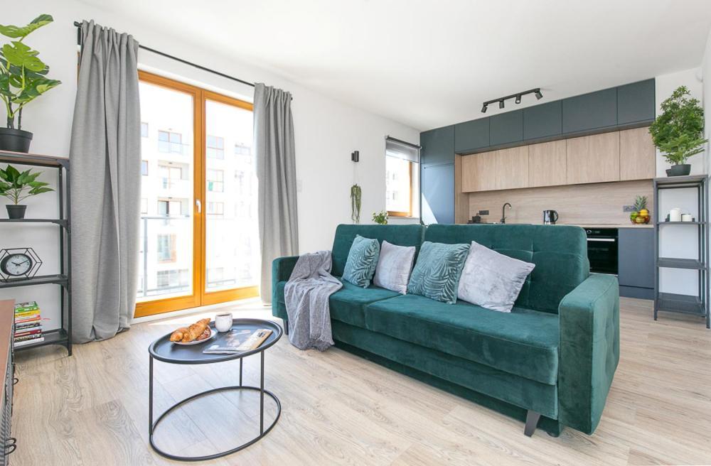 Апартаменты Apartament Black Zajezdnia Wrzeszcz Гданьск Экстерьер фото