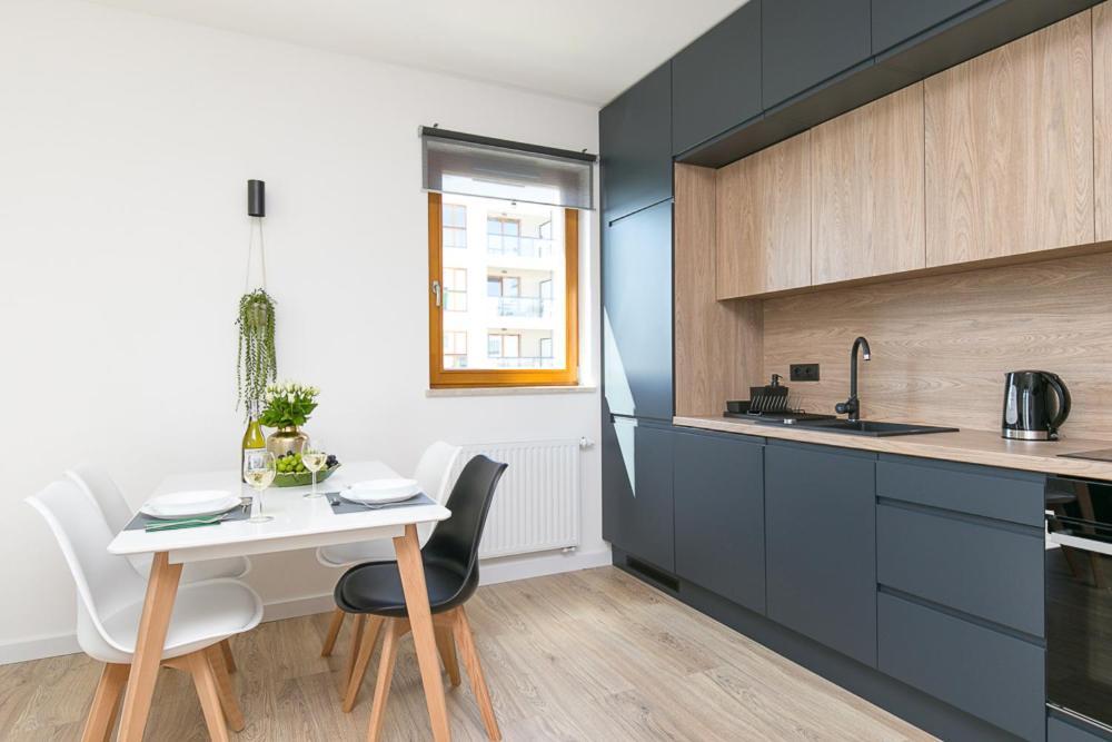 Апартаменты Apartament Black Zajezdnia Wrzeszcz Гданьск Экстерьер фото